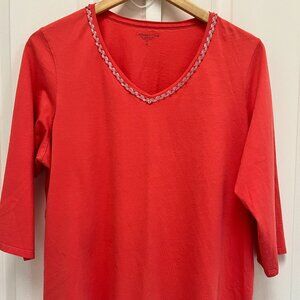 Coldwater Creek T-Shirt Womens 1X Coral V-Neck 3/4 Sleeve Neckline Detail